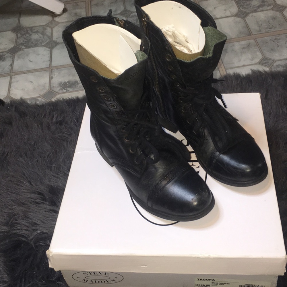 Women ankle Steven madden boots